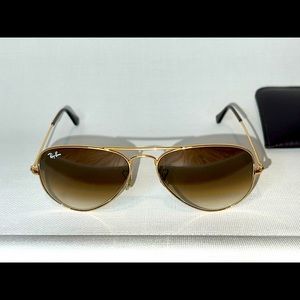 Aviator rayban style eyewear in perfect condition, great for a small frame face.